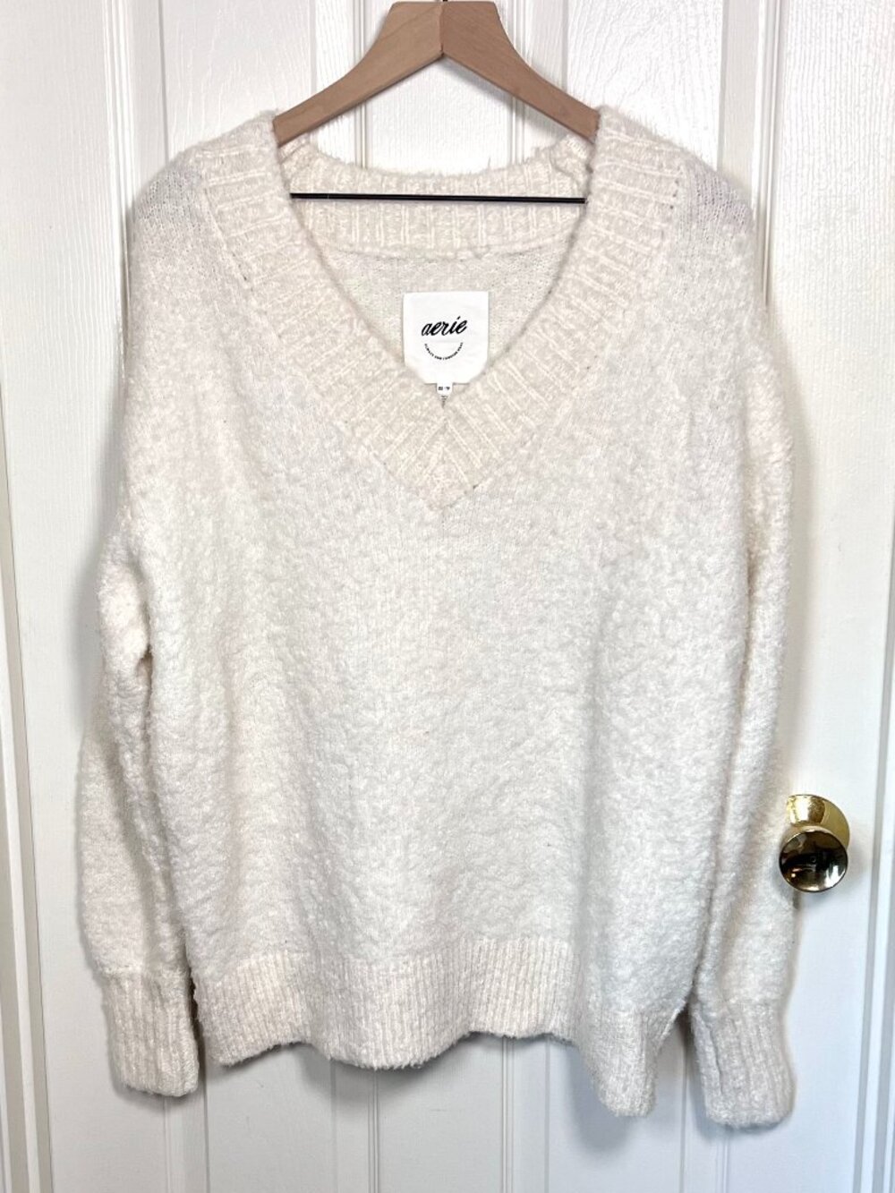 Aeire Fuzzy Oversized Cream V Neck Sweater Size Small